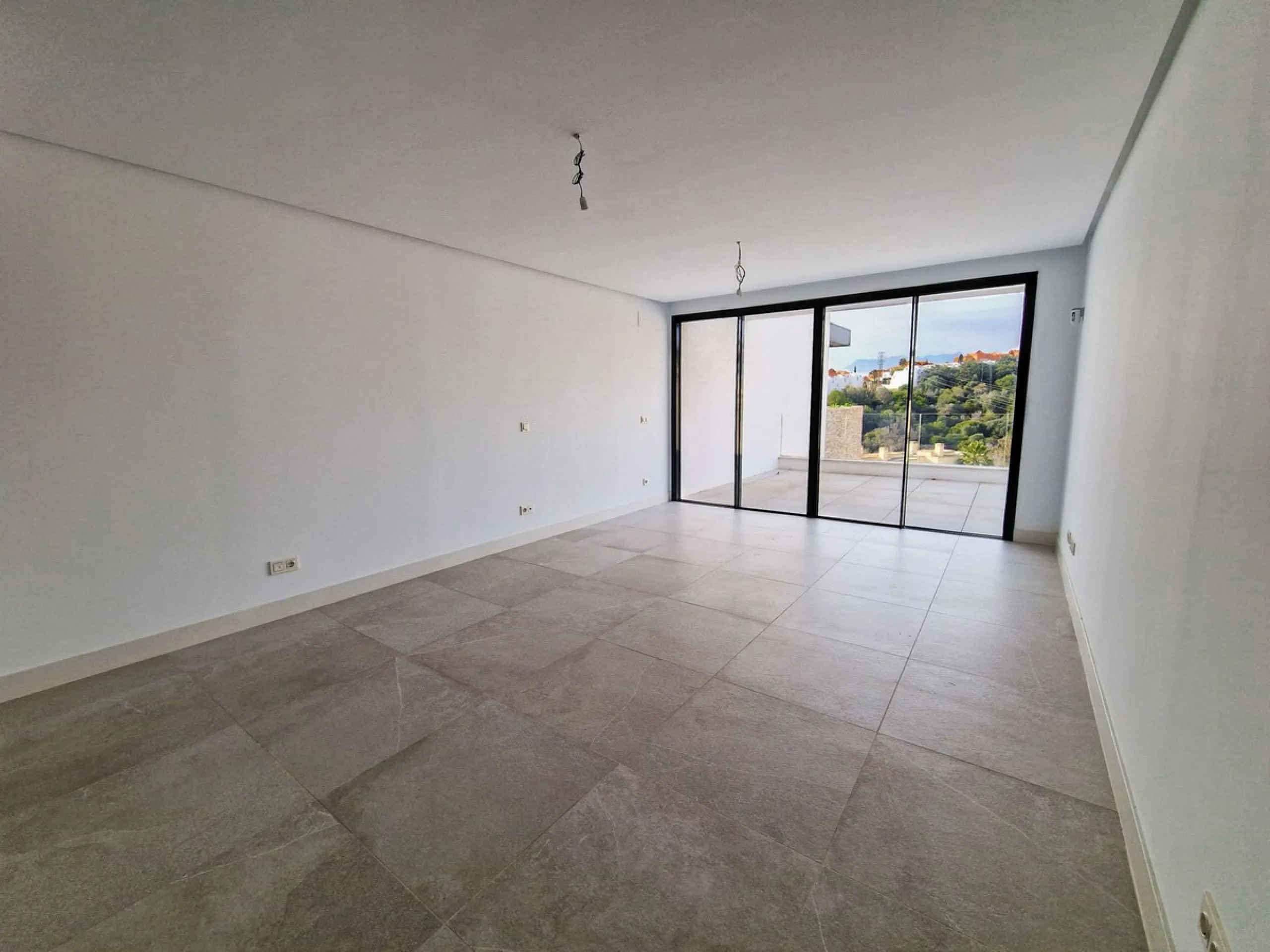 Apartment - Duplex в продаже в Marbella, Málaga. В доме 2 спален и 2 ванных комнат. Площадь дома 138 м²