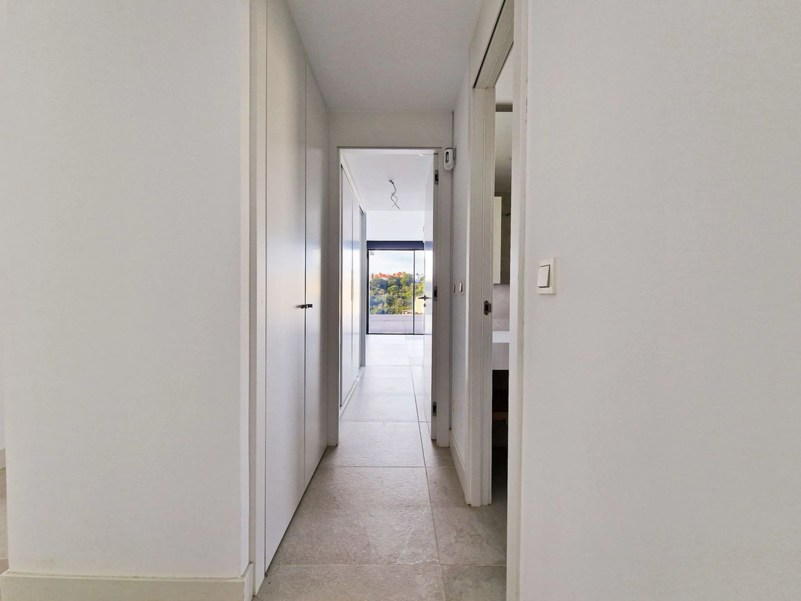 Apartment - Duplex в продаже в Marbella, Málaga. В доме 2 спален и 2 ванных комнат. Площадь дома 138 м²
