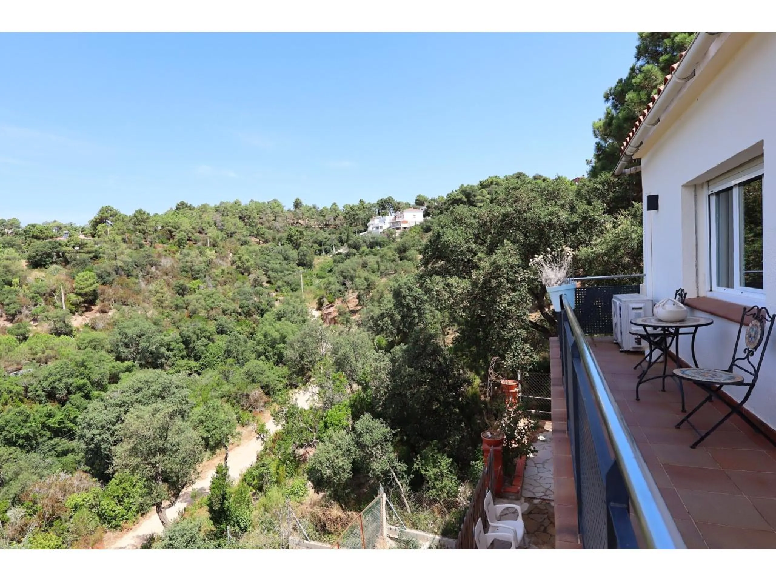 Beautiful Renovated House with Private Pool and Independent Apartments in Mont Lloret, Costa Brava
