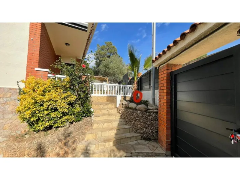 Beautiful Renovated House with Private Pool and Independent Apartments in Mont Lloret, Costa Brava
