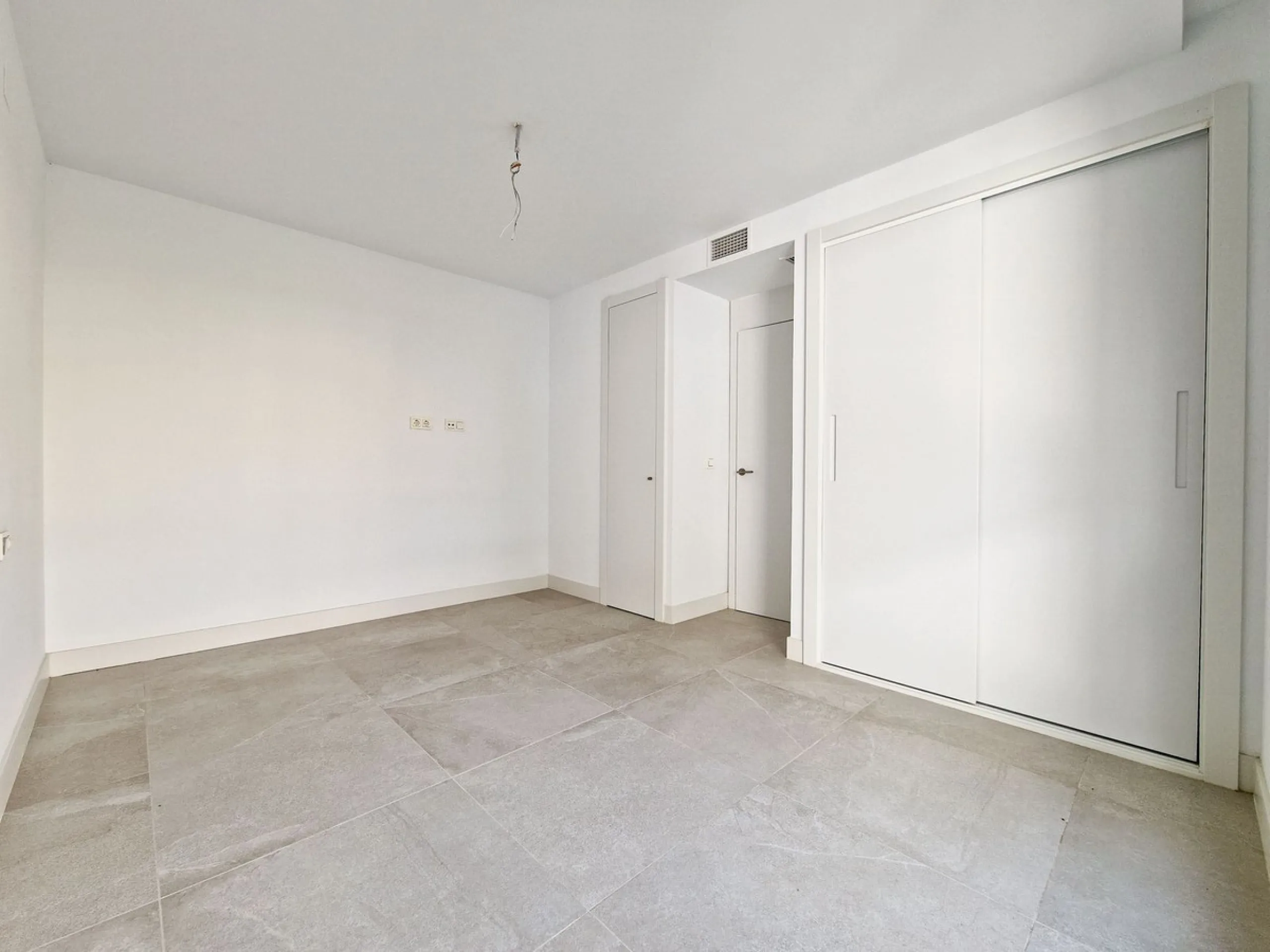 Apartment - Duplex в продаже в Marbella, Málaga. В доме 2 спален и 2 ванных комнат. Площадь дома 138 м²