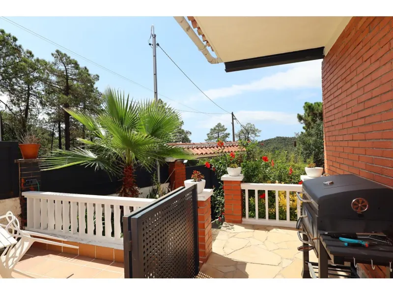 Beautiful Renovated House with Private Pool and Independent Apartments in Mont Lloret, Costa Brava