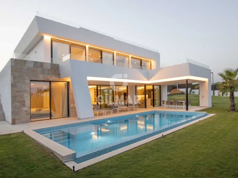 Villa in Estepona Oeste - Málaga