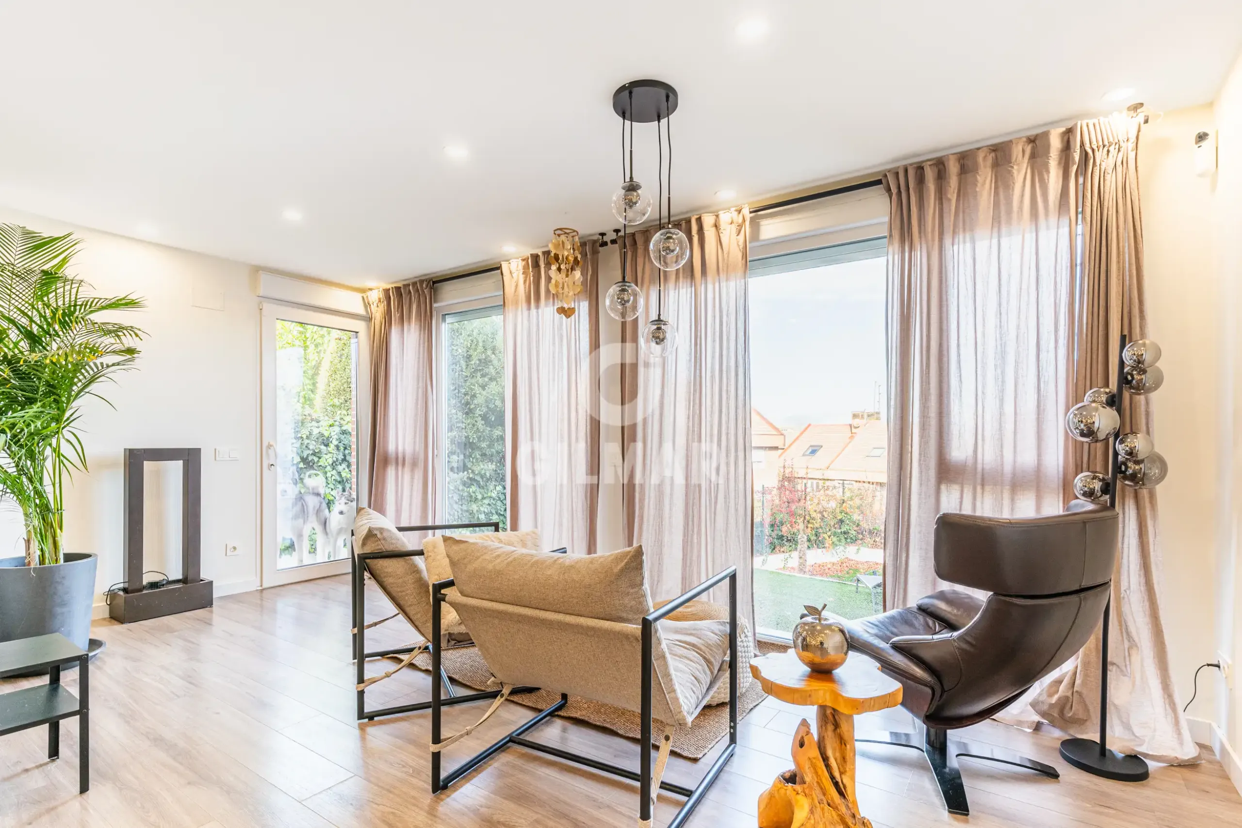 Пентхаус с бассейном в жилом комплексе Поцеоло де Алакон – Мадрид
