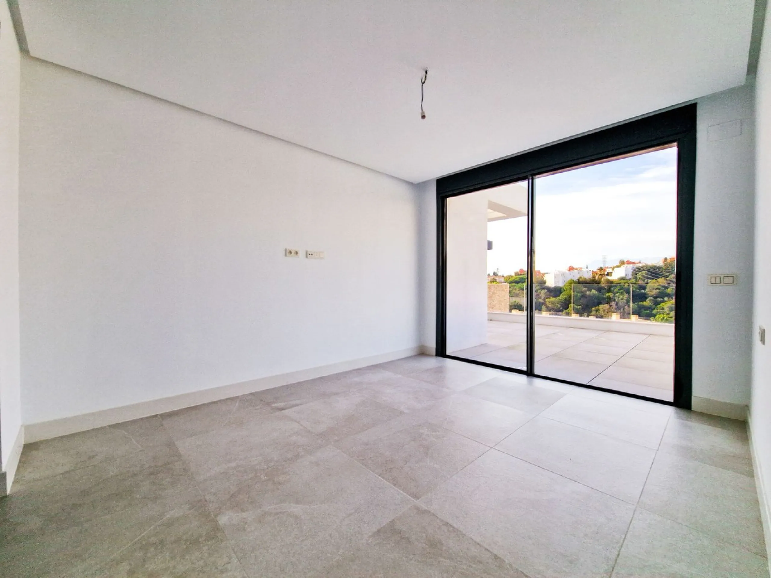 Apartment - Duplex в продаже в Marbella, Málaga. В доме 2 спален и 2 ванных комнат. Площадь дома 138 м²