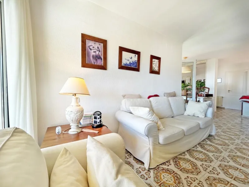 Magnífica casa con jardín y piscina en Cala Canyelles, Lloret de Mar, Costa Brava