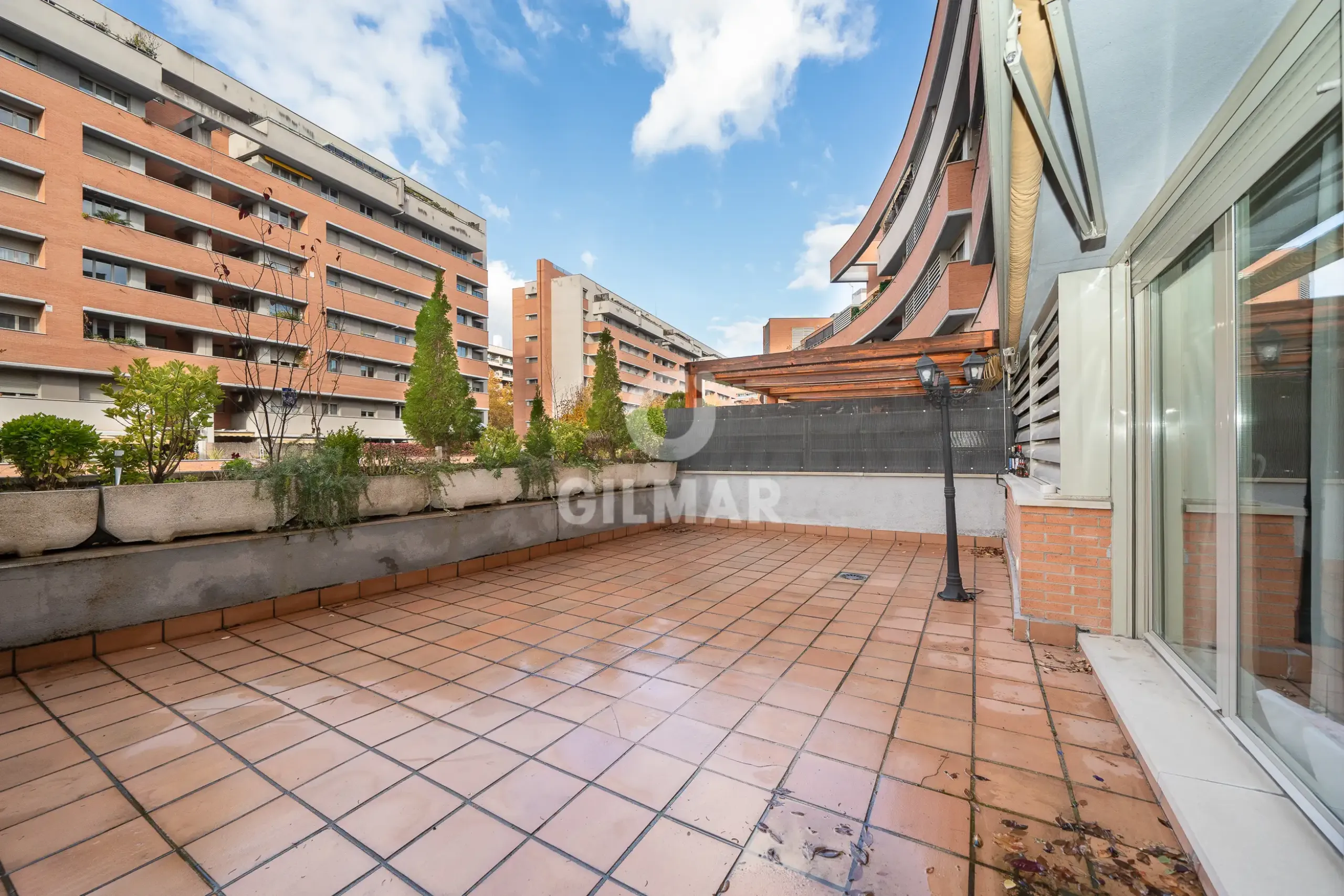Ground floor apartment in Alameda de Osuna - Madrid