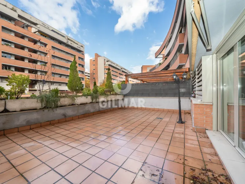 Ground floor apartment in Alameda de Osuna - Madrid