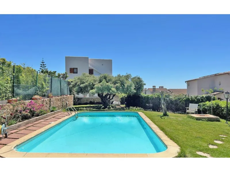 Magnífica casa con jardín y piscina en Cala Canyelles, Lloret de Mar, Costa Brava