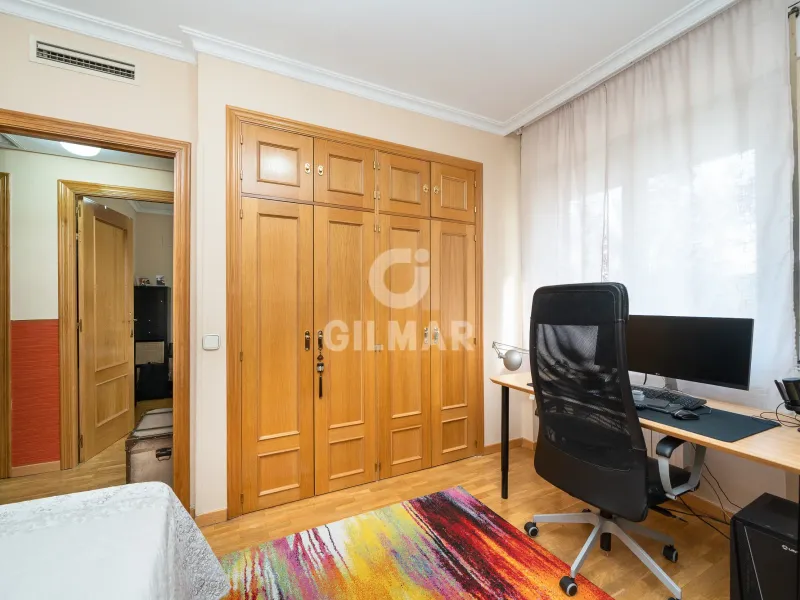Ground floor apartment in Alameda de Osuna - Madrid