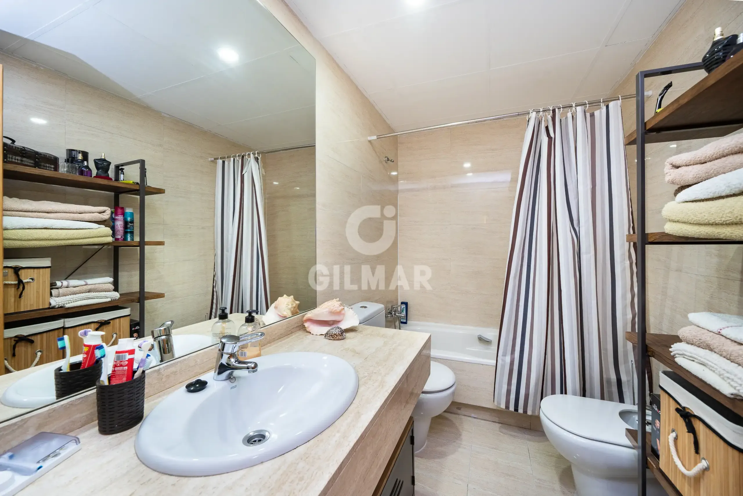 Ground floor apartment in Alameda de Osuna - Madrid