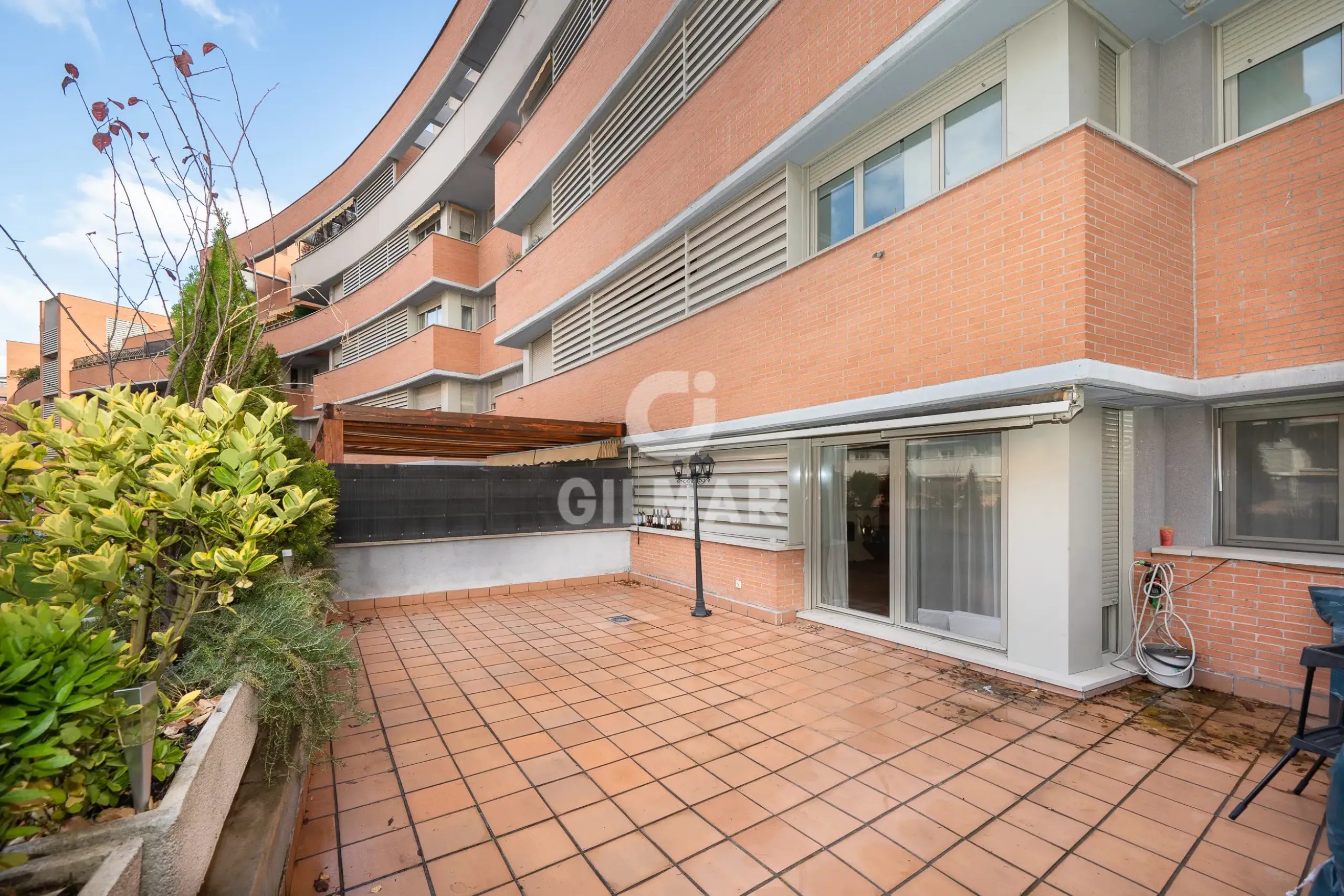 Ground floor apartment in Alameda de Osuna - Madrid