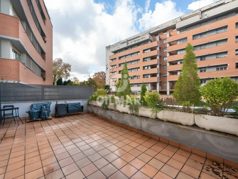 Ground floor apartment in Alameda de Osuna - Madrid