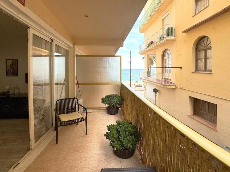Magnificent Seafront Apartment in Casc Antic – Lloret de Mar, Costa Brava