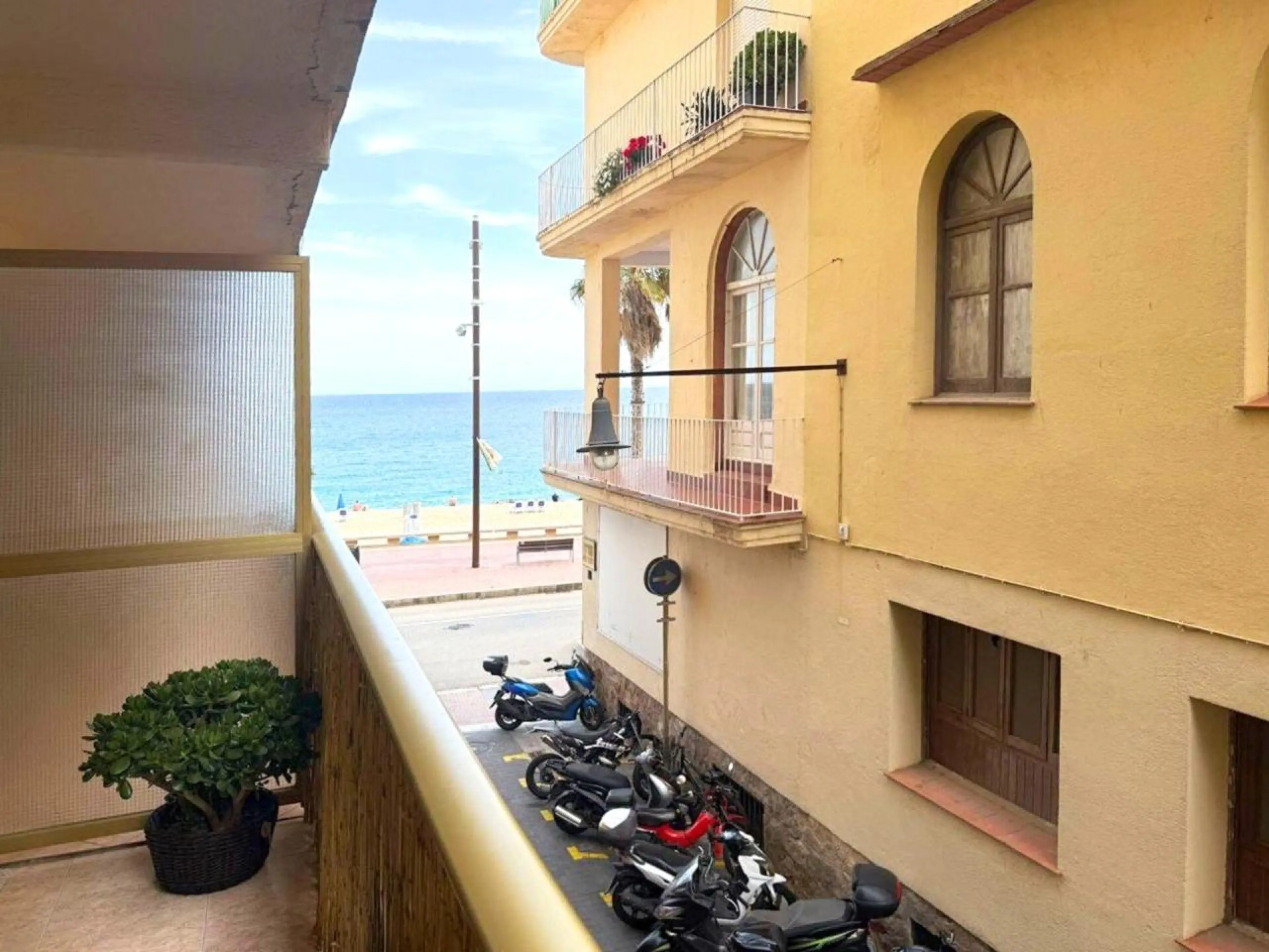 Magnificent Seafront Apartment in Casc Antic – Lloret de Mar, Costa Brava