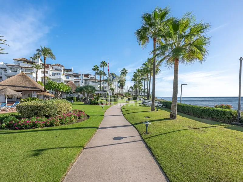 Apartment in Estepona Este - Málaga