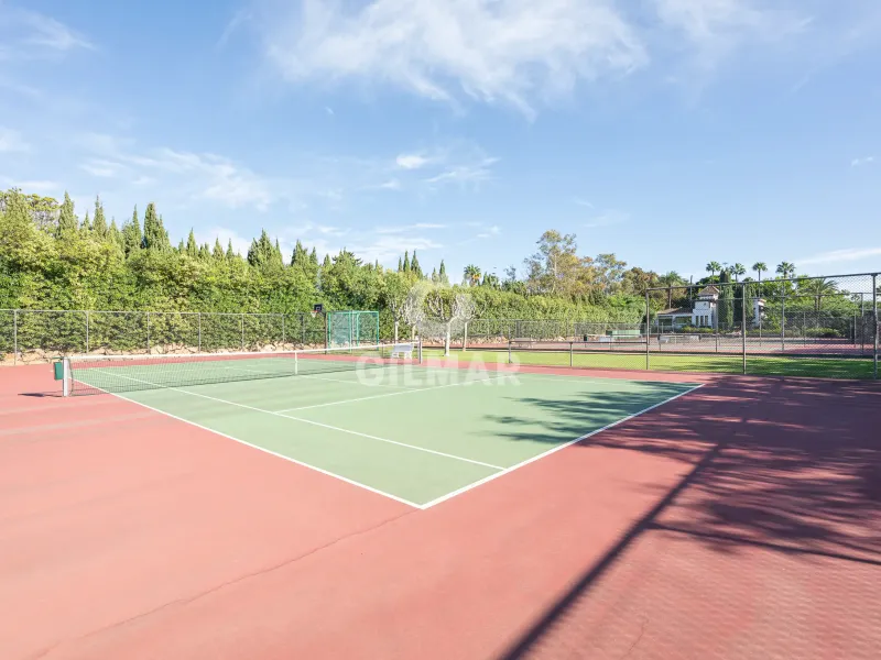 Apartment in Estepona Este - Málaga