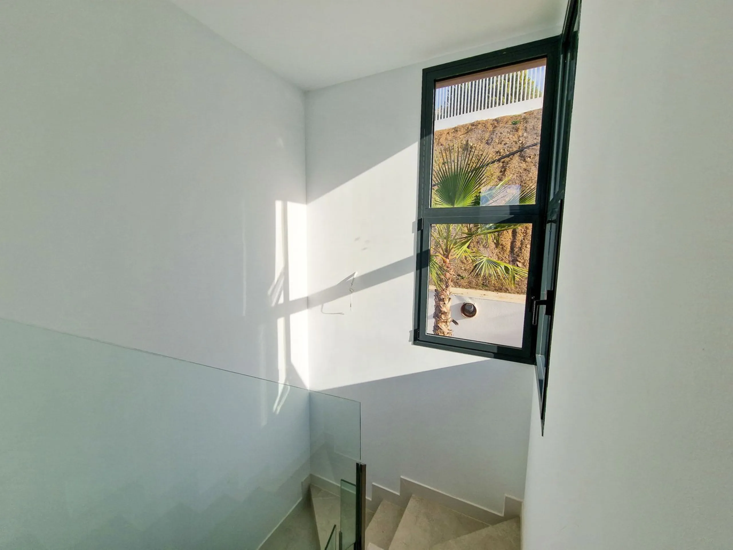 Apartment - Duplex в продаже в Marbella, Málaga. В доме 2 спален и 2 ванных комнат. Площадь дома 138 м²