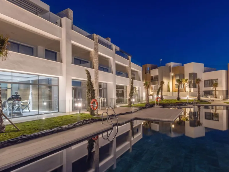 Apartment - Duplex в продаже в Marbella, Málaga. В доме 2 спален и 2 ванных комнат. Площадь дома 138 м²