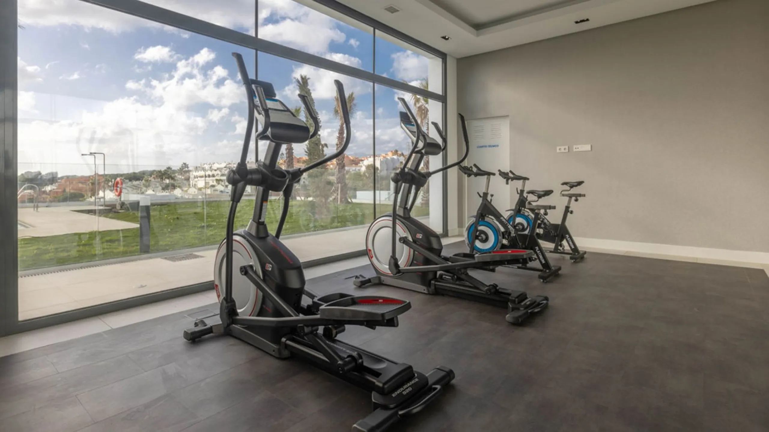 Apartment - Duplex в продаже в Marbella, Málaga. В доме 2 спален и 2 ванных комнат. Площадь дома 138 м²