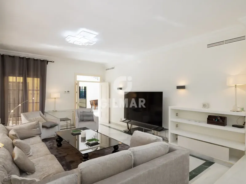 Chalet Independiente en Estepona Este - Málaga