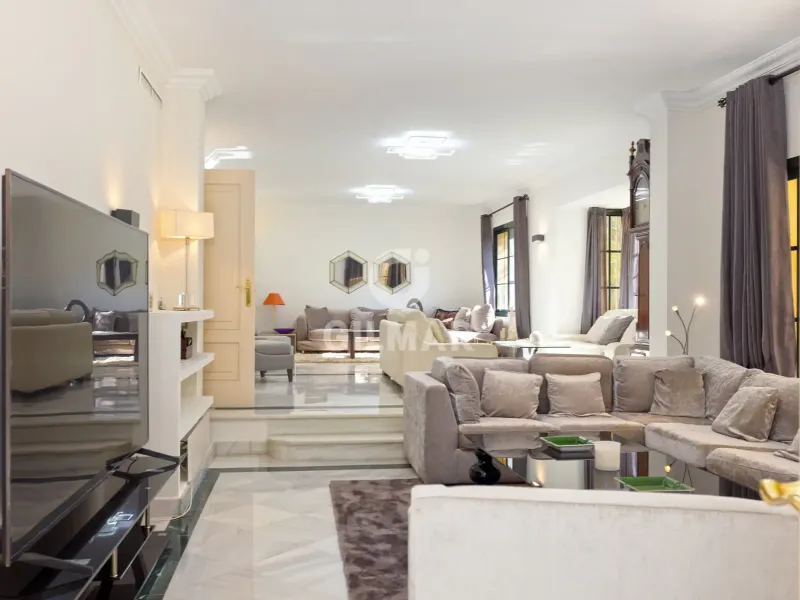 Chalet Independiente en Estepona Este - Málaga