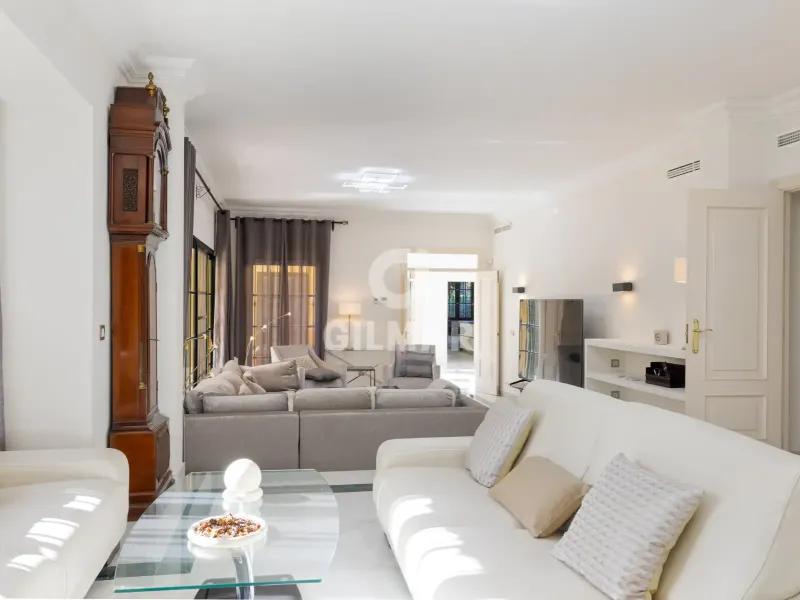 Chalet Independiente en Estepona Este - Málaga