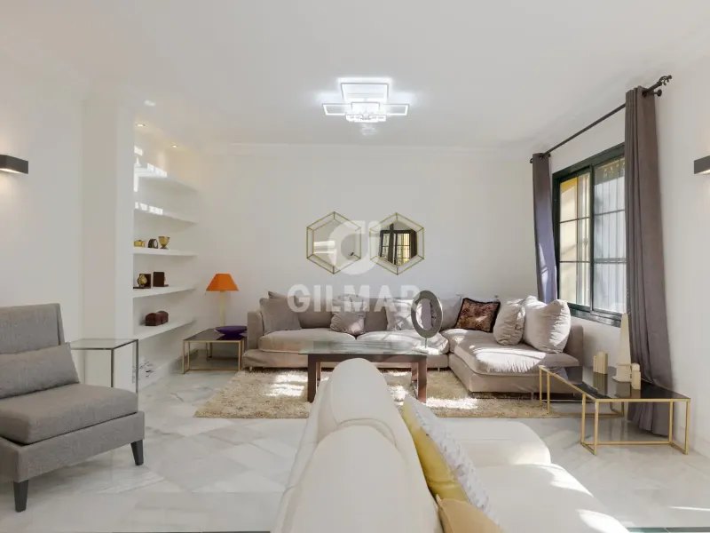 Chalet Independiente en Estepona Este - Málaga