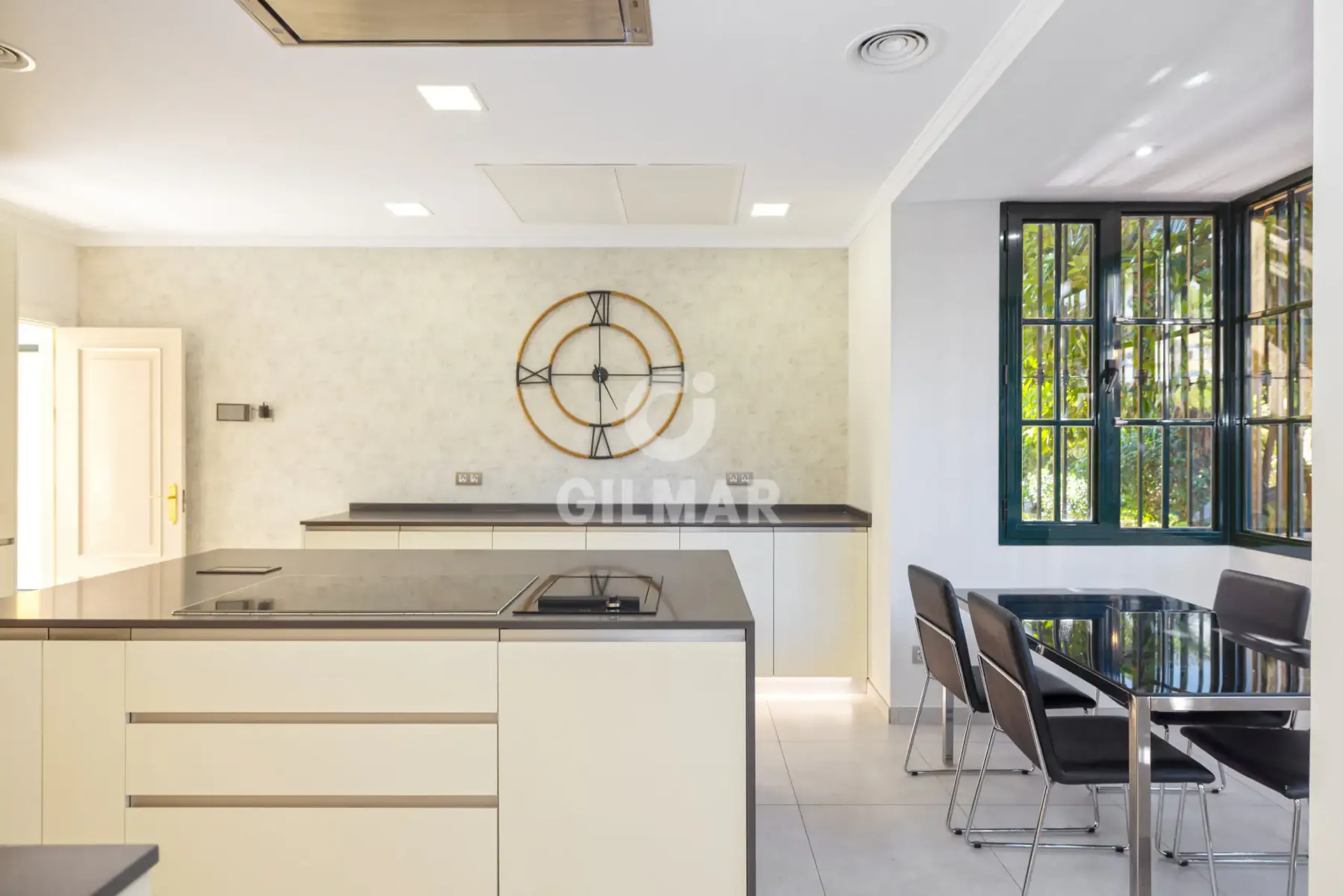 Chalet Independiente en Estepona Este - Málaga