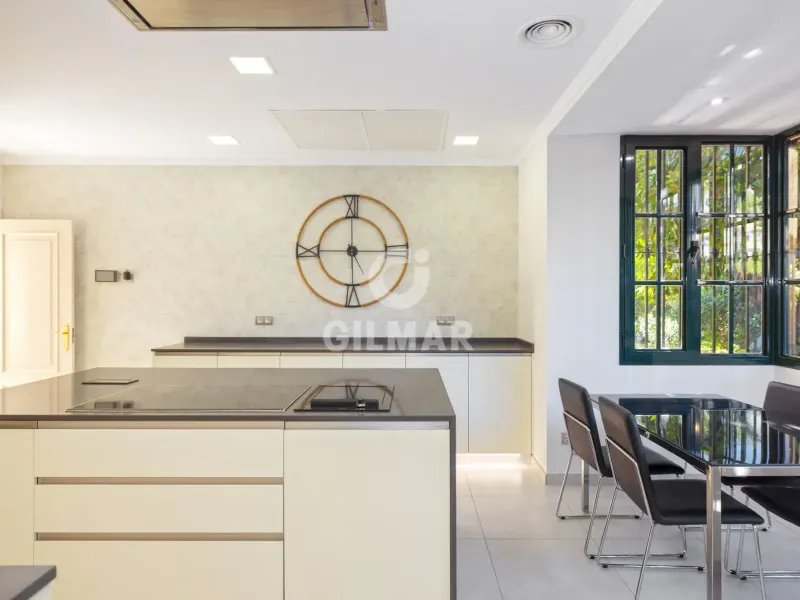 Chalet Independiente en Estepona Este - Málaga