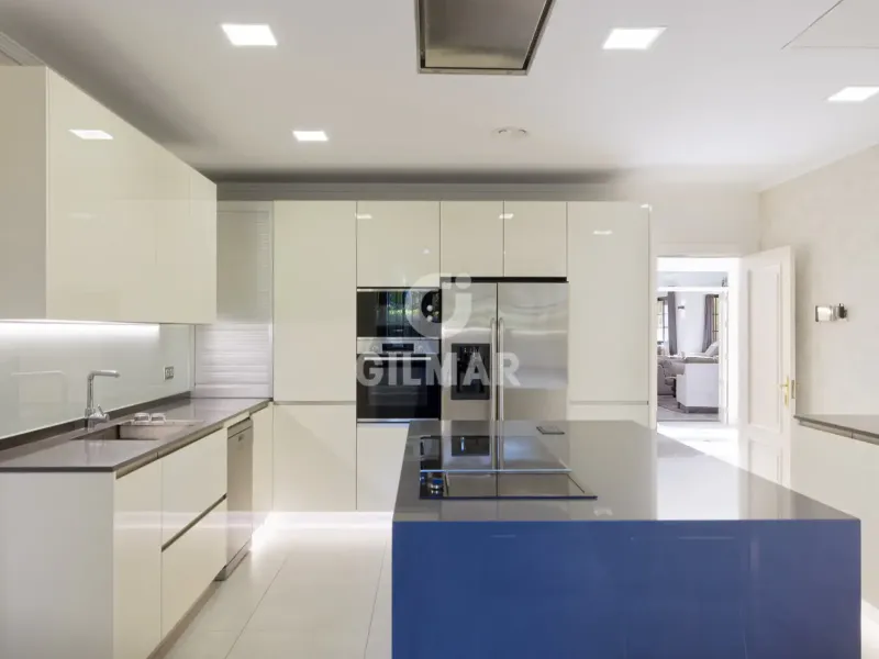 Chalet Independiente en Estepona Este - Málaga