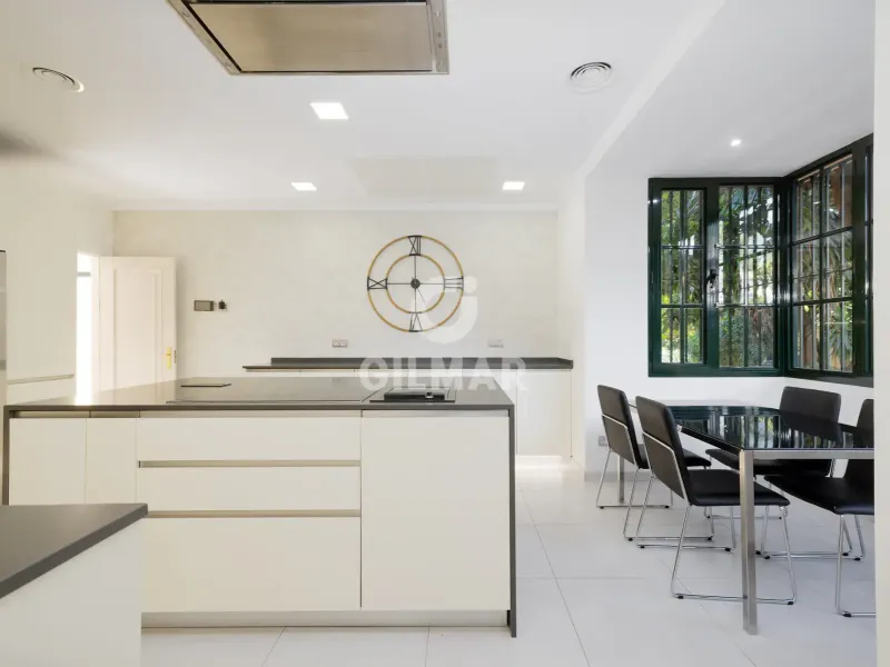 Chalet Independiente en Estepona Este - Málaga