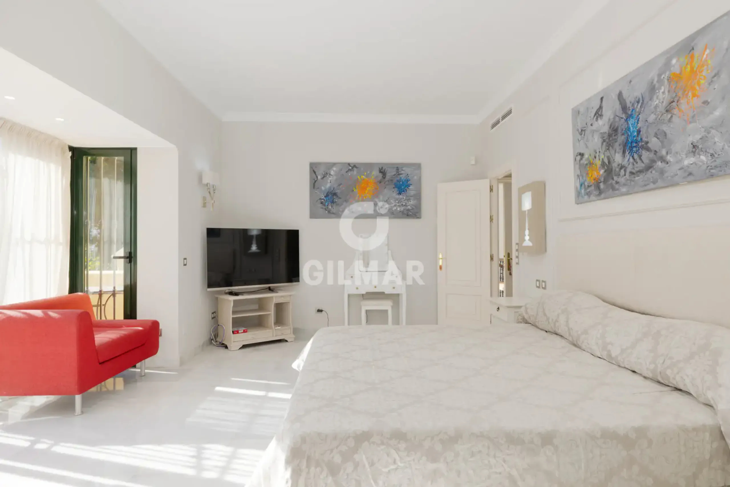 Chalet Independiente en Estepona Este - Málaga