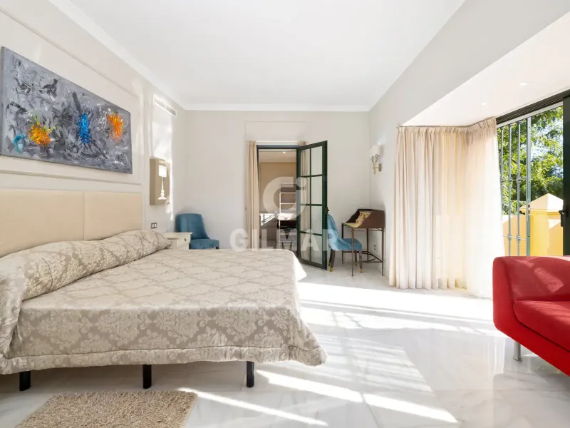 Chalet Independiente en Estepona Este - Málaga