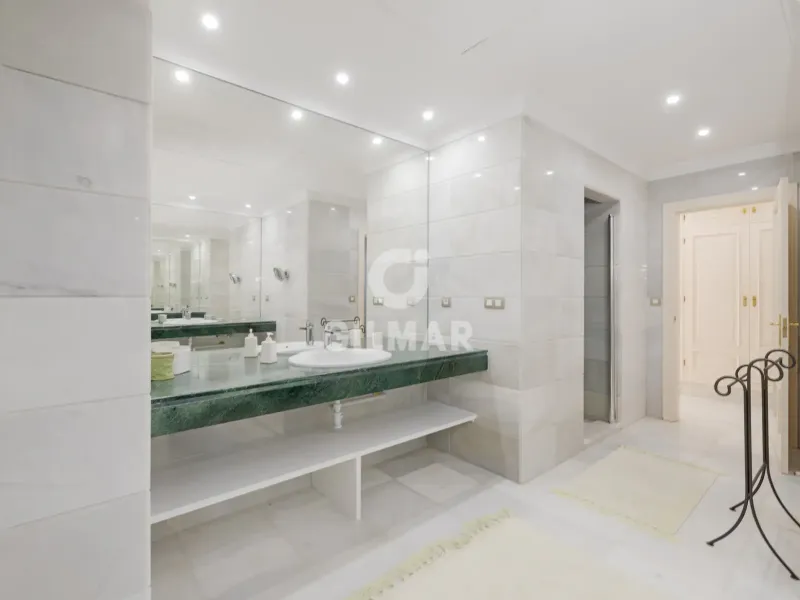 Chalet Independiente en Estepona Este - Málaga