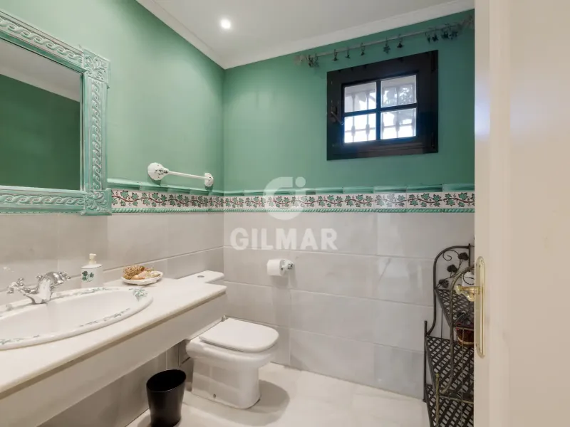 Chalet Independiente en Estepona Este - Málaga