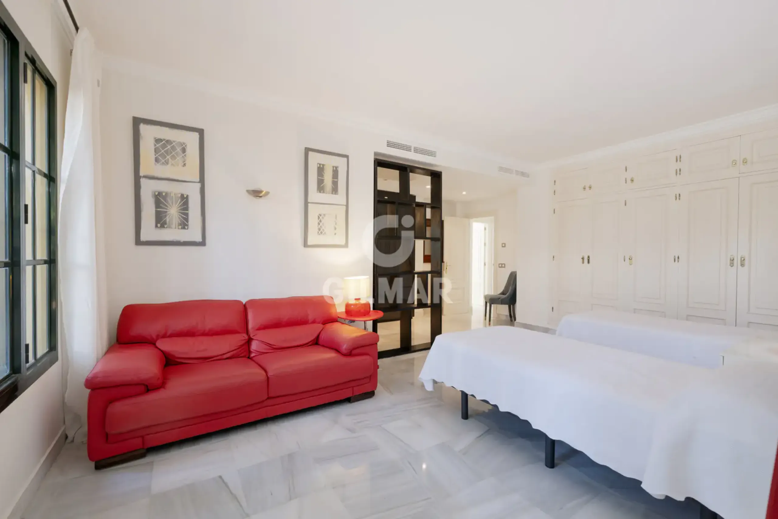 Chalet Independiente en Estepona Este - Málaga