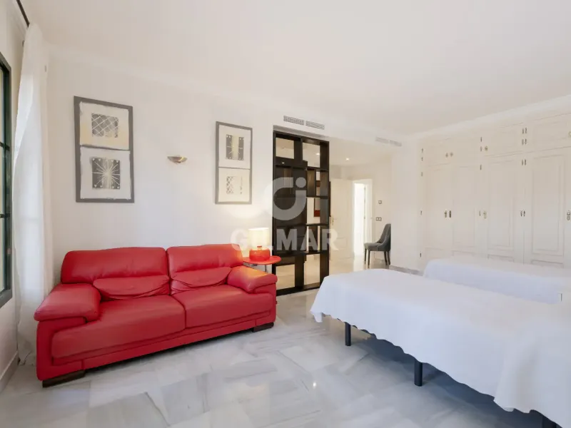 Chalet Independiente en Estepona Este - Málaga