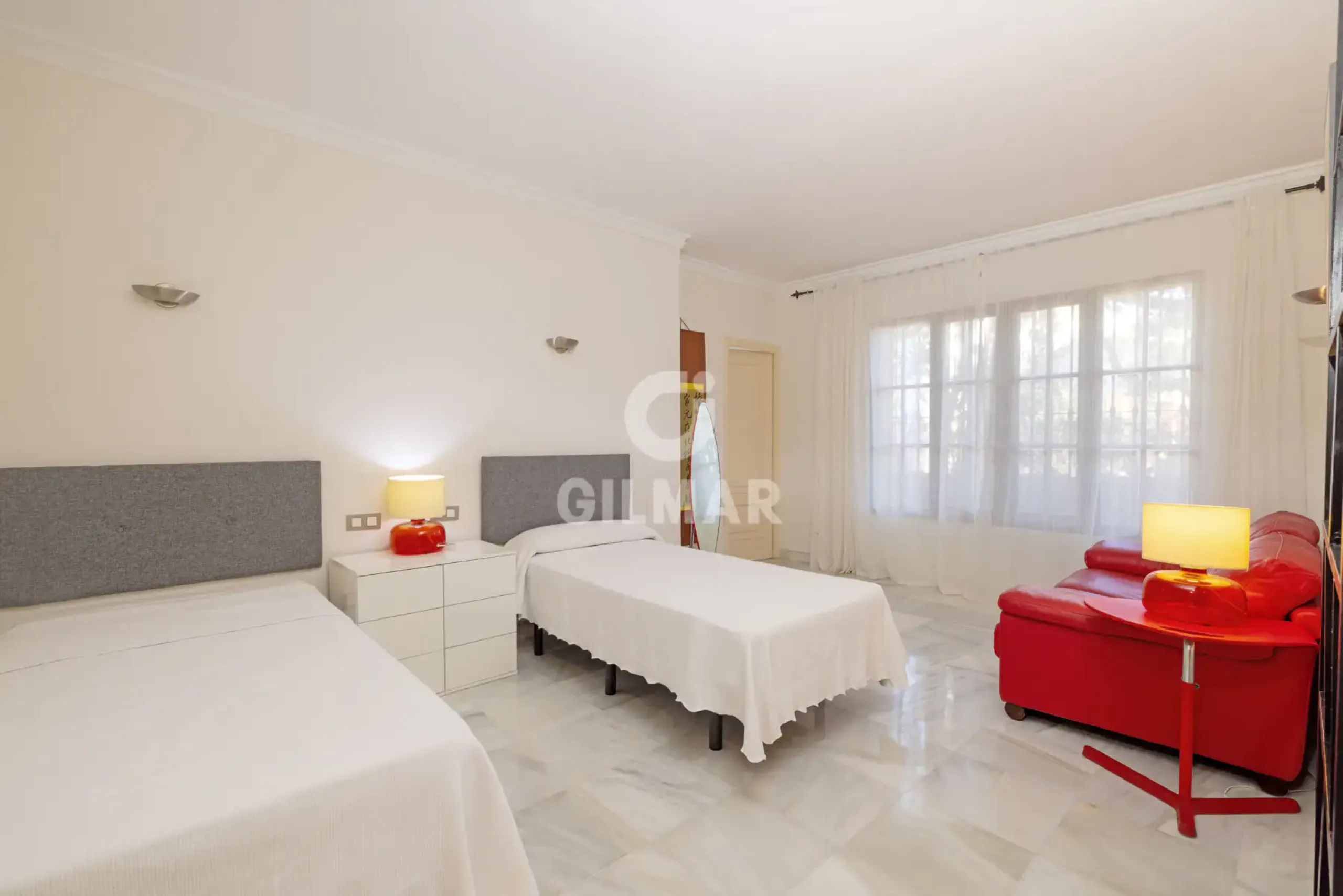 Chalet Independiente en Estepona Este - Málaga