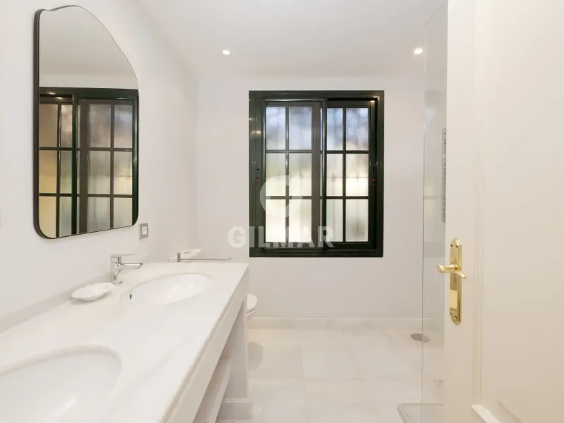 Chalet Independiente en Estepona Este - Málaga