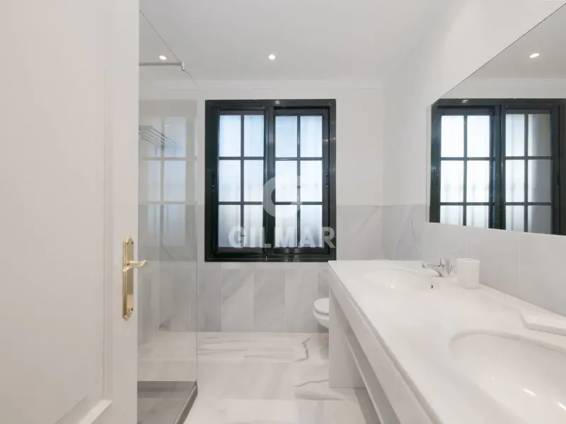 Chalet Independiente en Estepona Este - Málaga