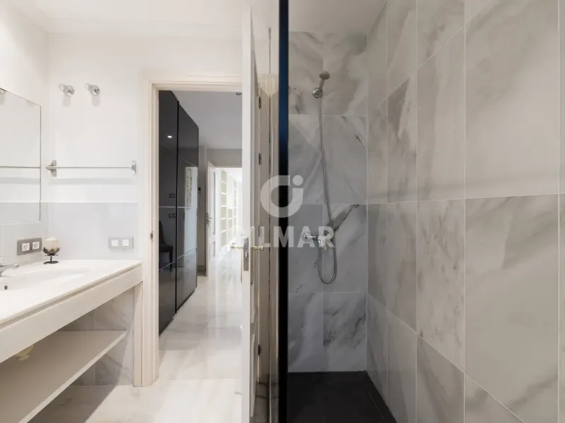 Chalet Independiente en Estepona Este - Málaga