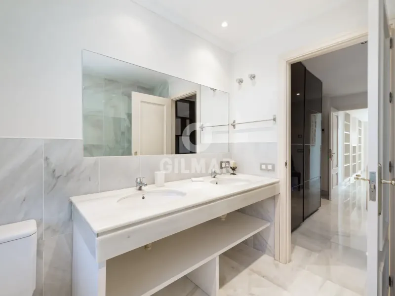 Chalet Independiente en Estepona Este - Málaga