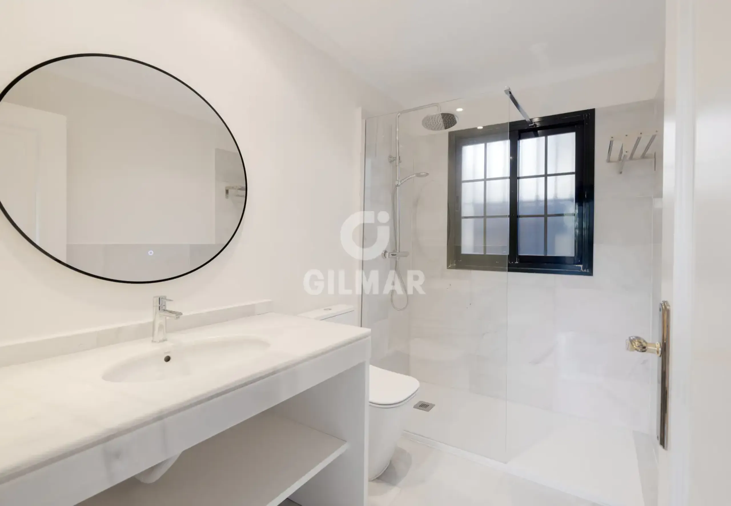 Chalet Independiente en Estepona Este - Málaga