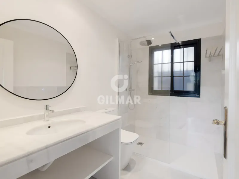 Chalet Independiente en Estepona Este - Málaga