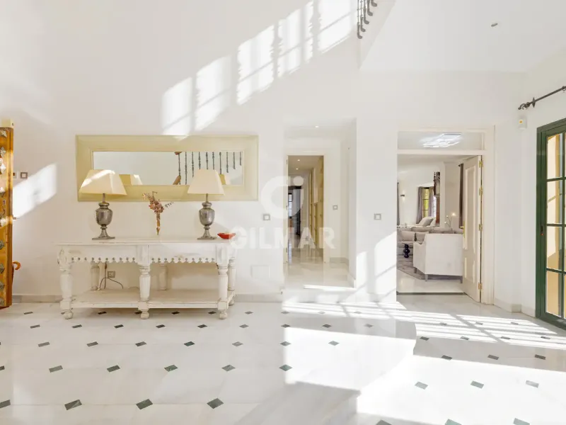 Chalet Independiente en Estepona Este - Málaga