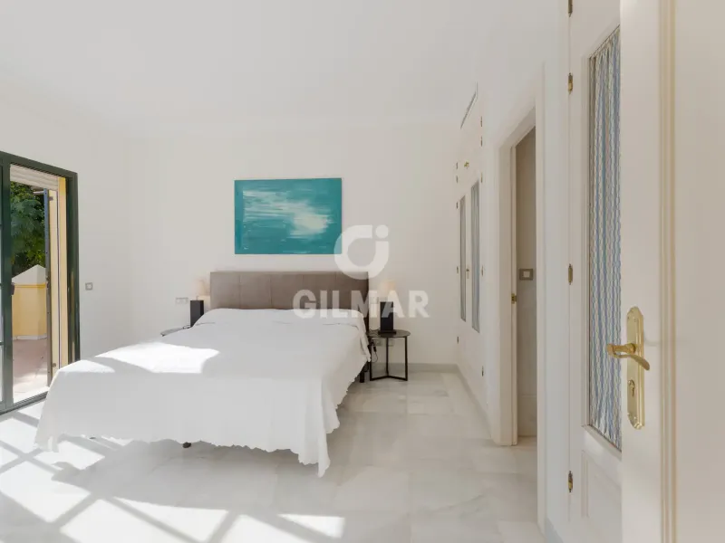 Chalet Independiente en Estepona Este - Málaga