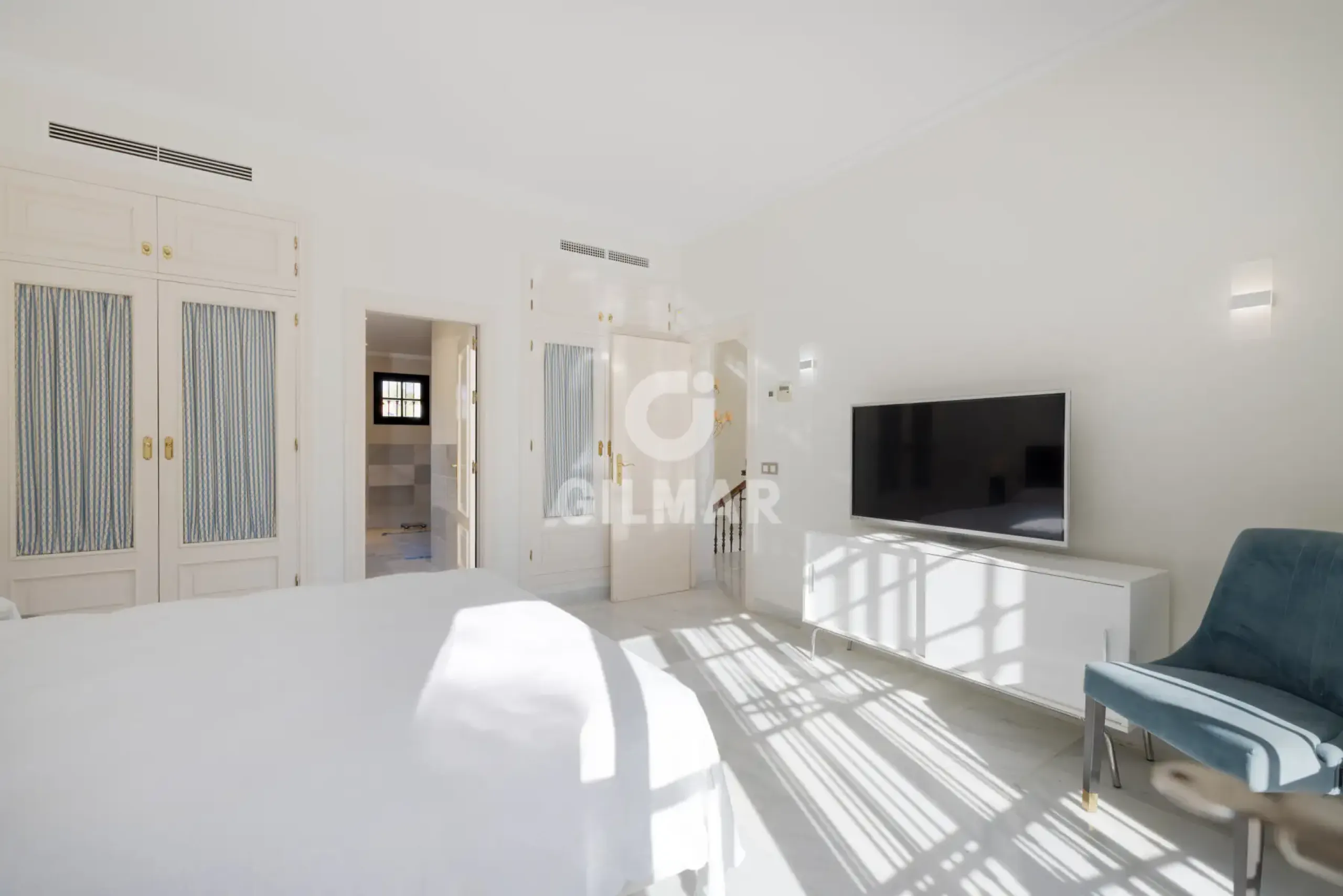 Chalet Independiente en Estepona Este - Málaga