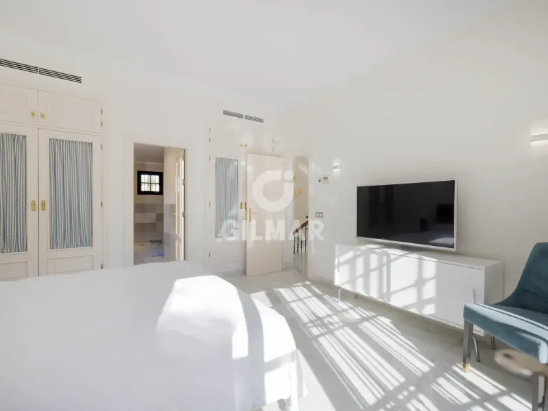 Chalet Independiente en Estepona Este - Málaga