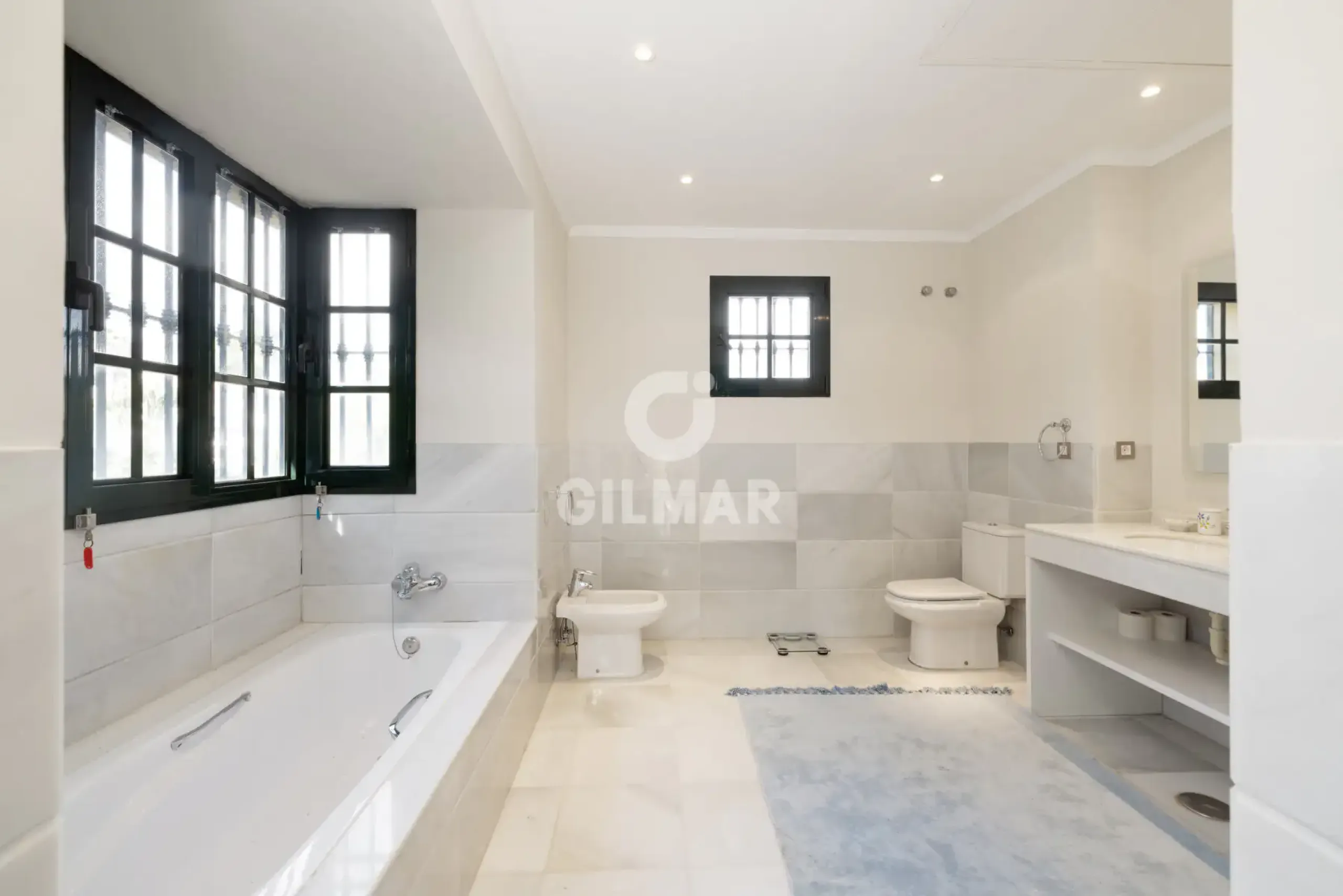 Chalet Independiente en Estepona Este - Málaga